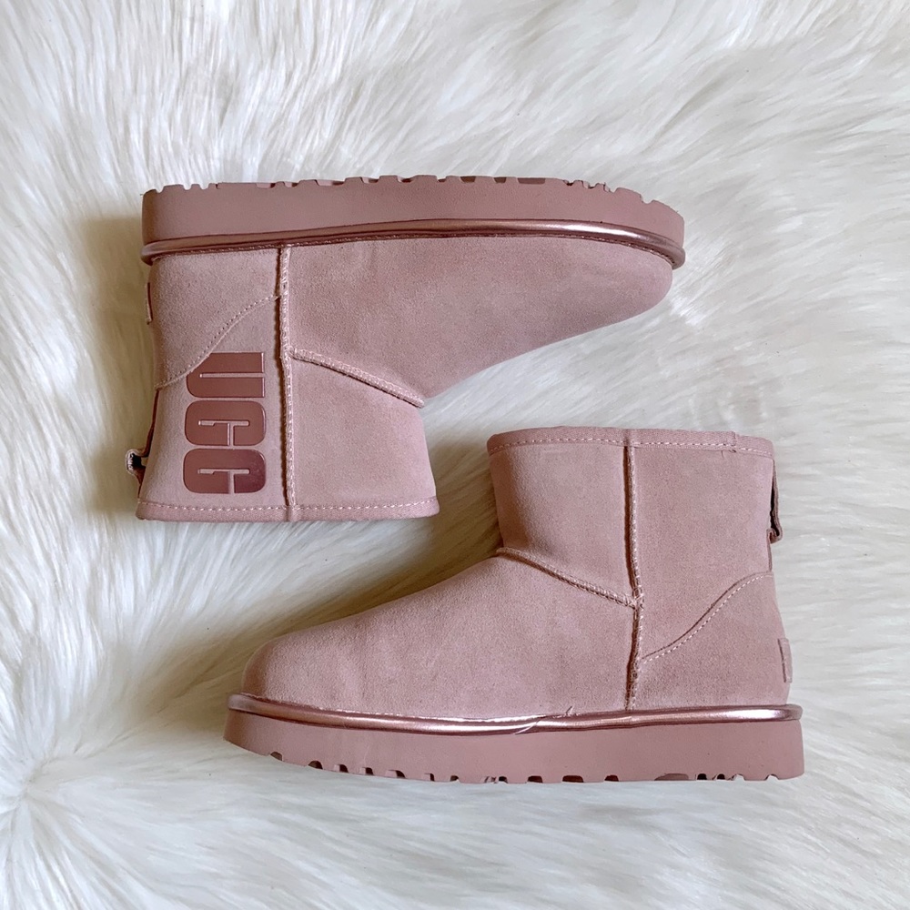 UGG Classic Mini UGG Rubber Logo Boots - Picture 4 of 8